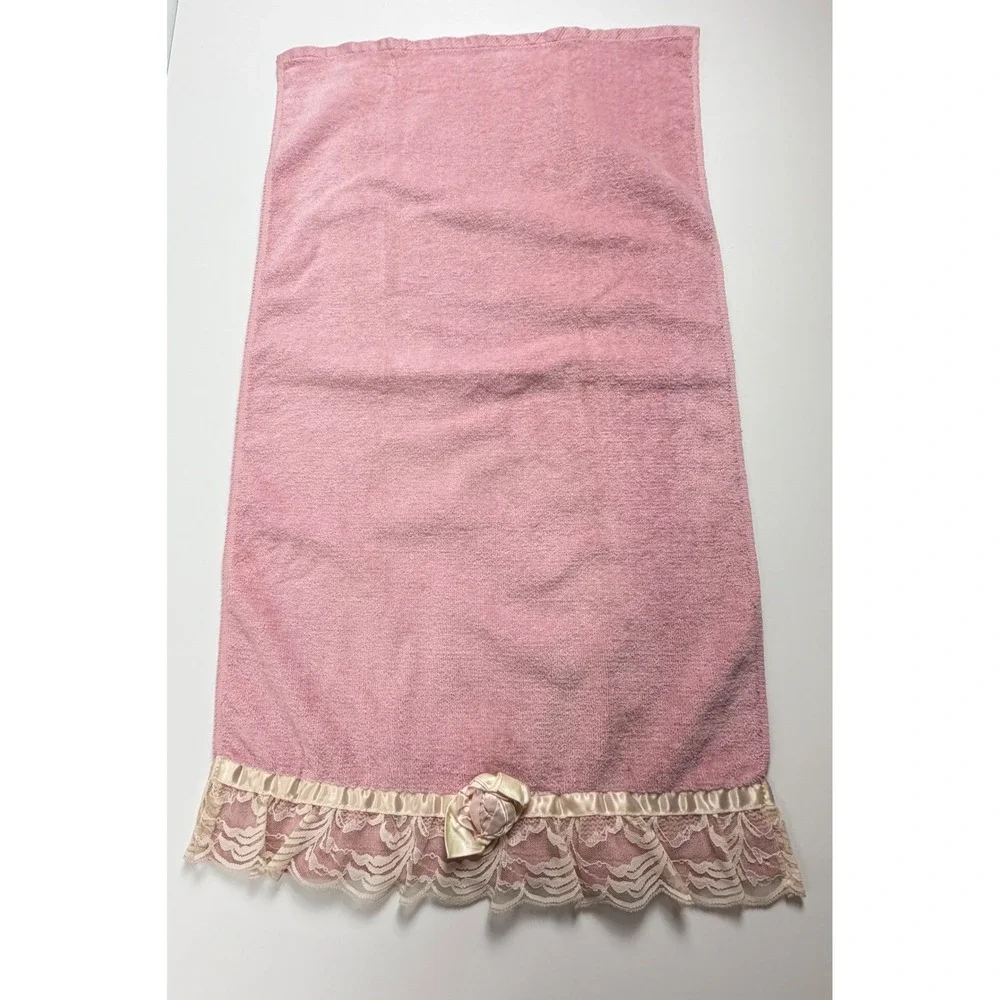 Vintage Avanti Pink Hand Towel Lace Rose Trim Cottagecore Bathroom Decor